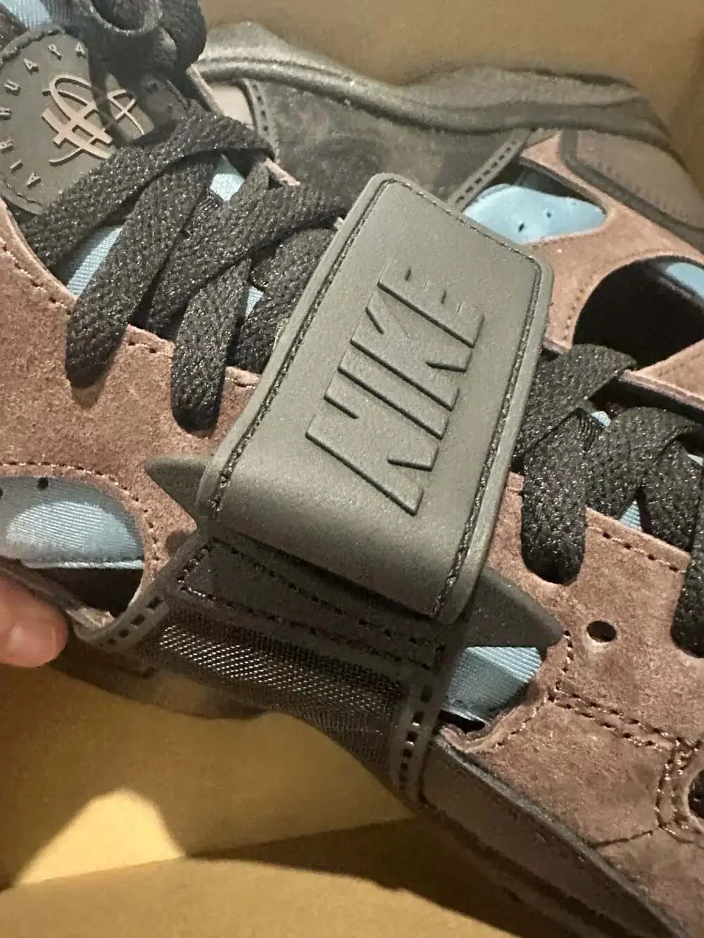 Nike Air Trainer Huarache Baroque Brown Smokey Blue IB0497-001 - Picture 2 of 10